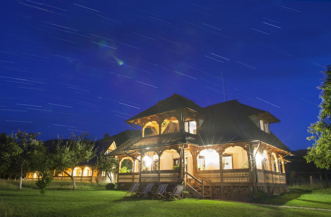 Magnolia Resort Chalets Vişeu de Sus Eksteriør billede
